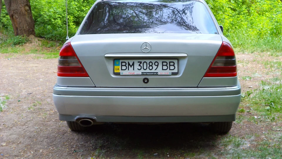 Mercedes-Benz C-Class 3