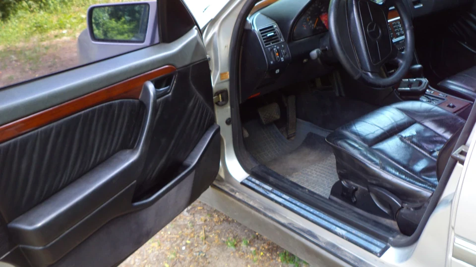 Mercedes-Benz C-Class 5