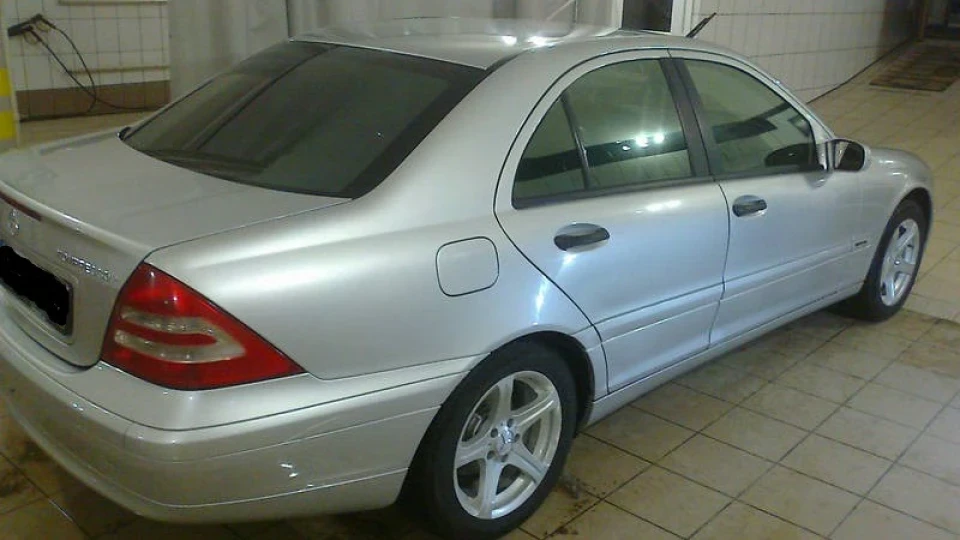 Mercedes-Benz C-Class 2