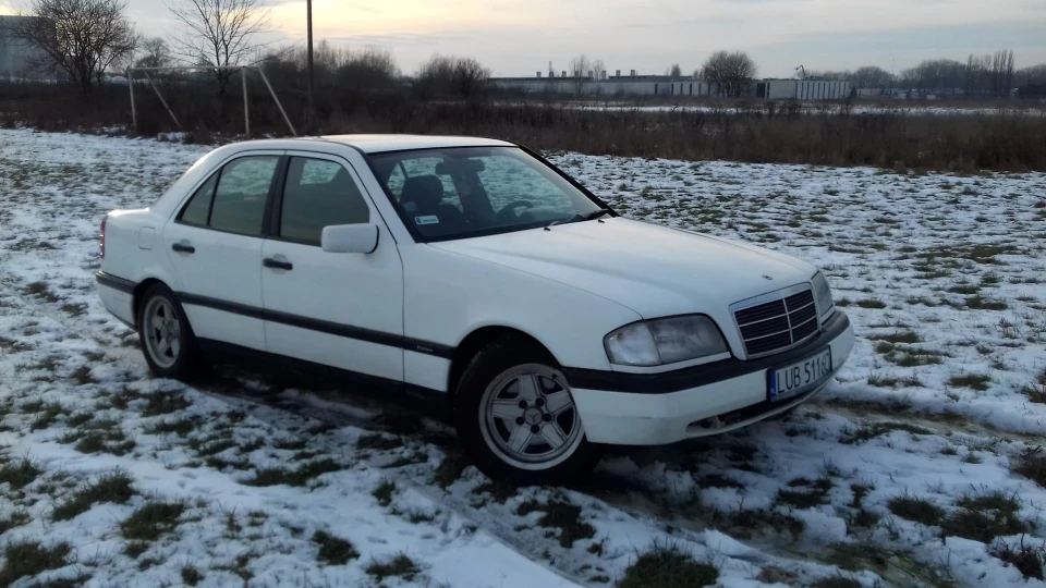Mercedes-Benz C-Class 2