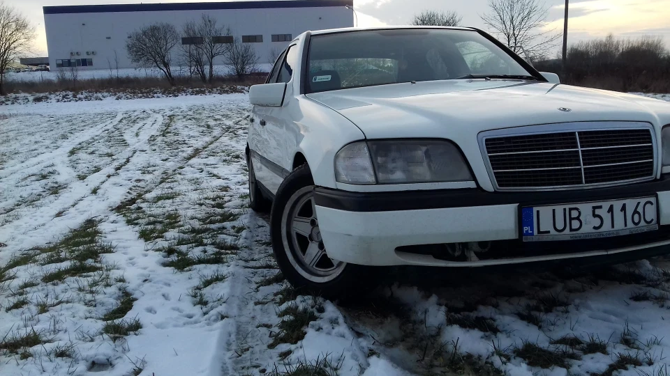 Mercedes-Benz C-Class 3