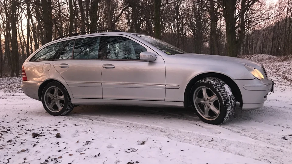 Mercedes-Benz C-Class 2