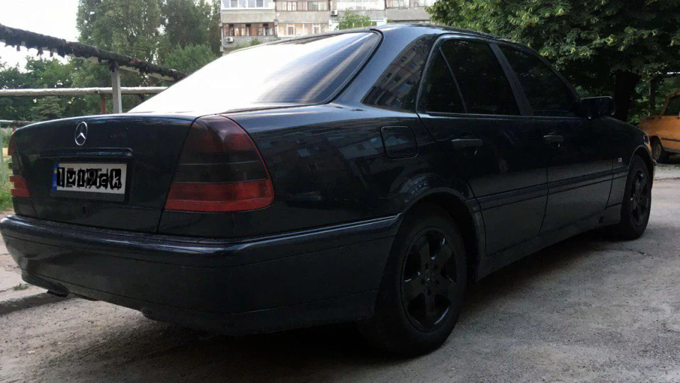 Mercedes-Benz C-Class 5
