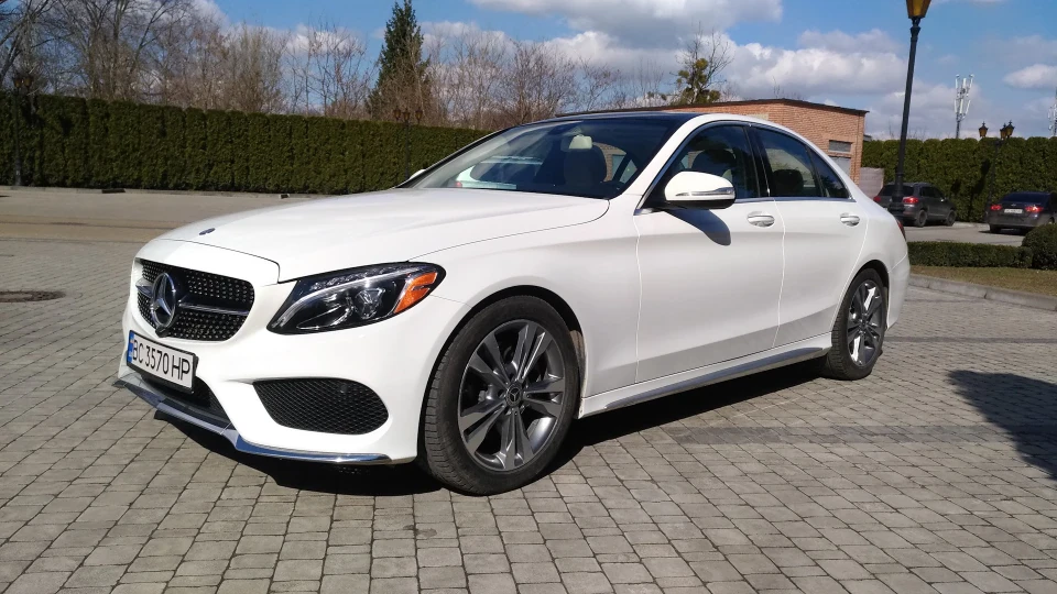 Mercedes-Benz C-Class 2