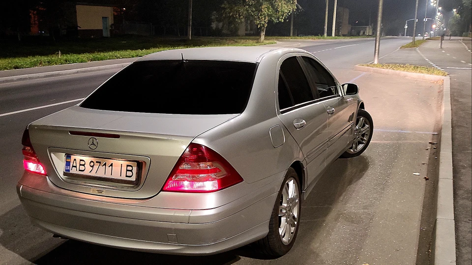 Mercedes-Benz C-Class 2