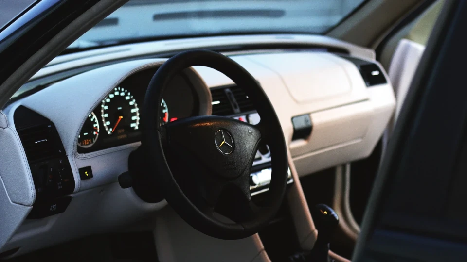 Mercedes-Benz C-Class 3