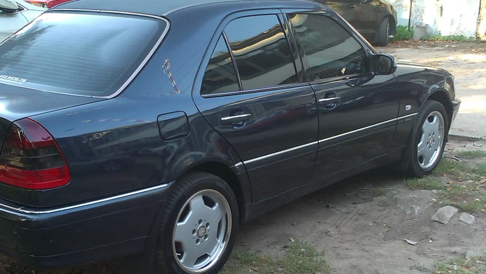 Mercedes-Benz C-Class 4