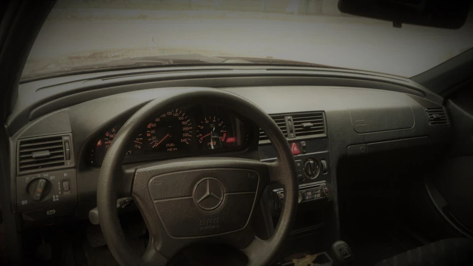 Mercedes-Benz C-Class 5