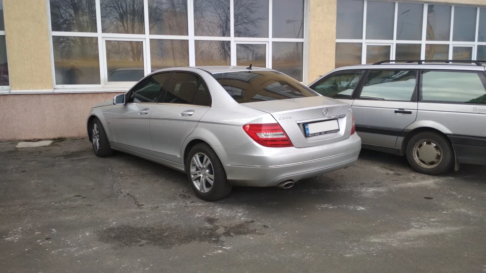 Mercedes-Benz C-Class 3