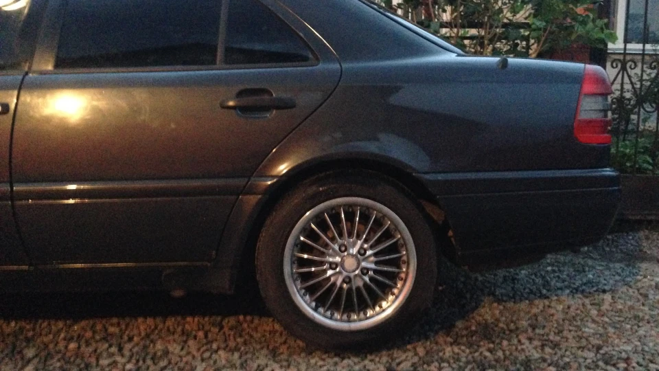 Mercedes-Benz C-Class 2