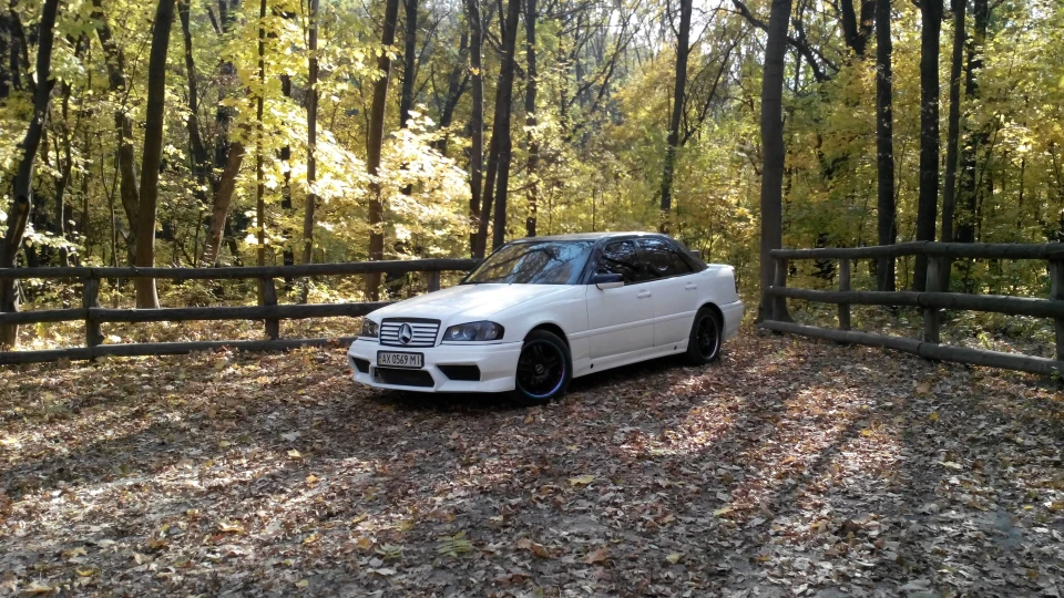 Mercedes-Benz C-Class 2