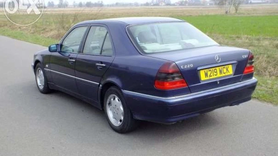 Mercedes-Benz C-Class 2