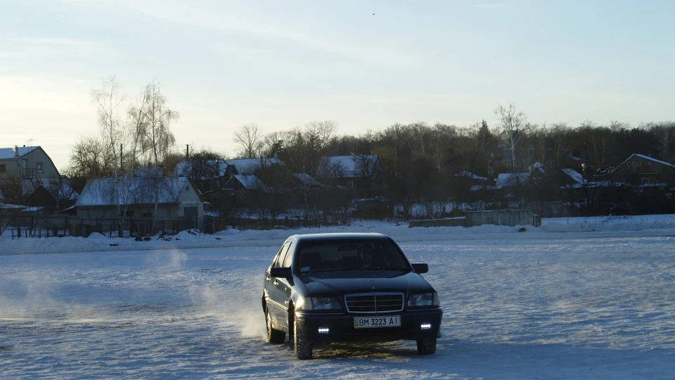 Mercedes-Benz C-Class 3