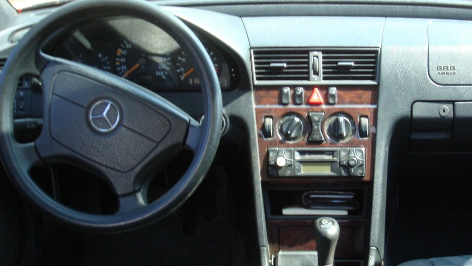 Mercedes-Benz C-Class 5