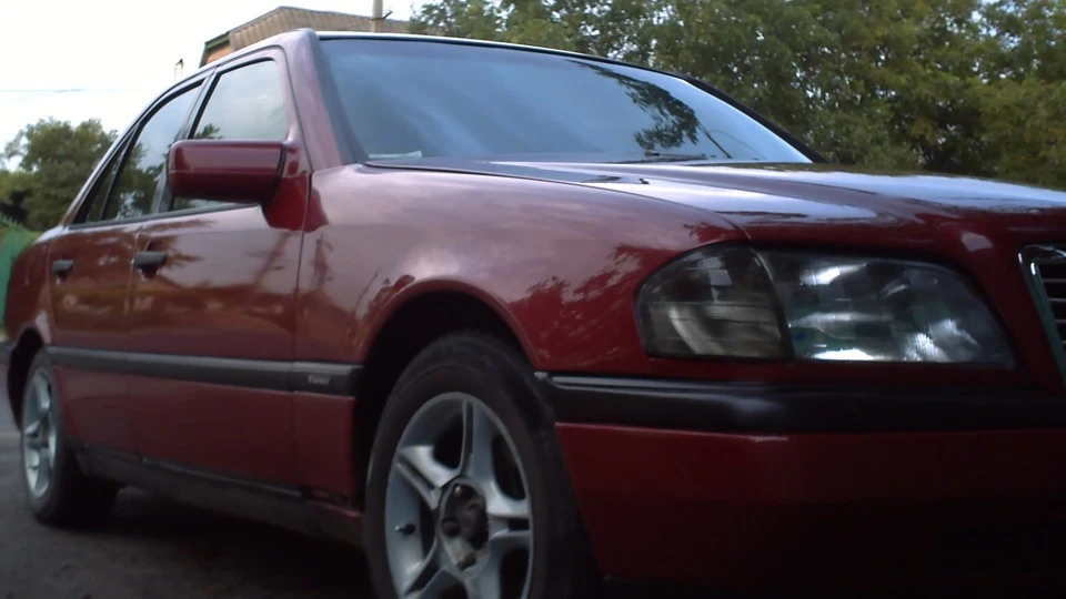 Mercedes-Benz C-Class 2
