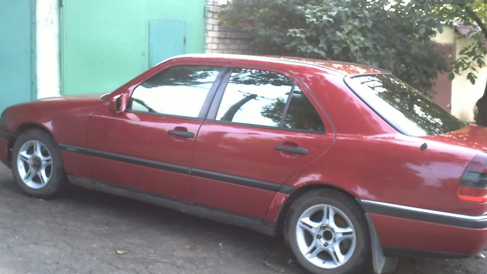Mercedes-Benz C-Class 3