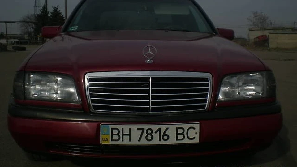Mercedes-Benz C-Class 4