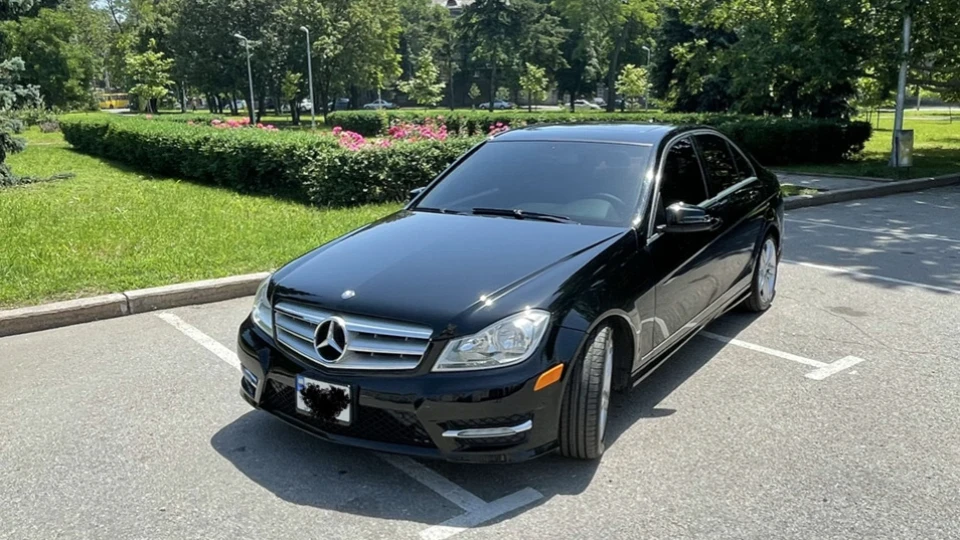 Mercedes-Benz C-Class 2