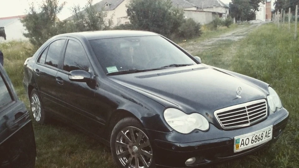 Mercedes-Benz C-Class 2