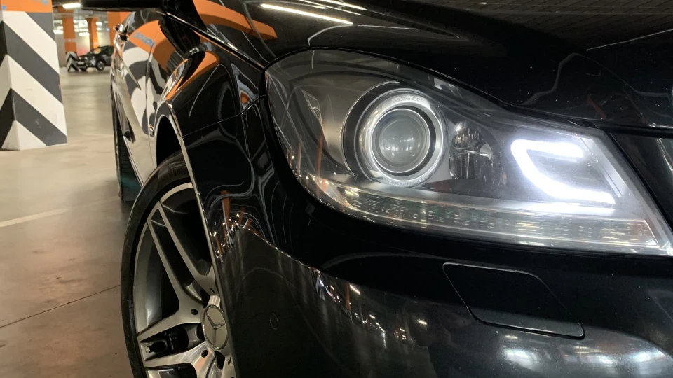 Mercedes-Benz C-Class 2