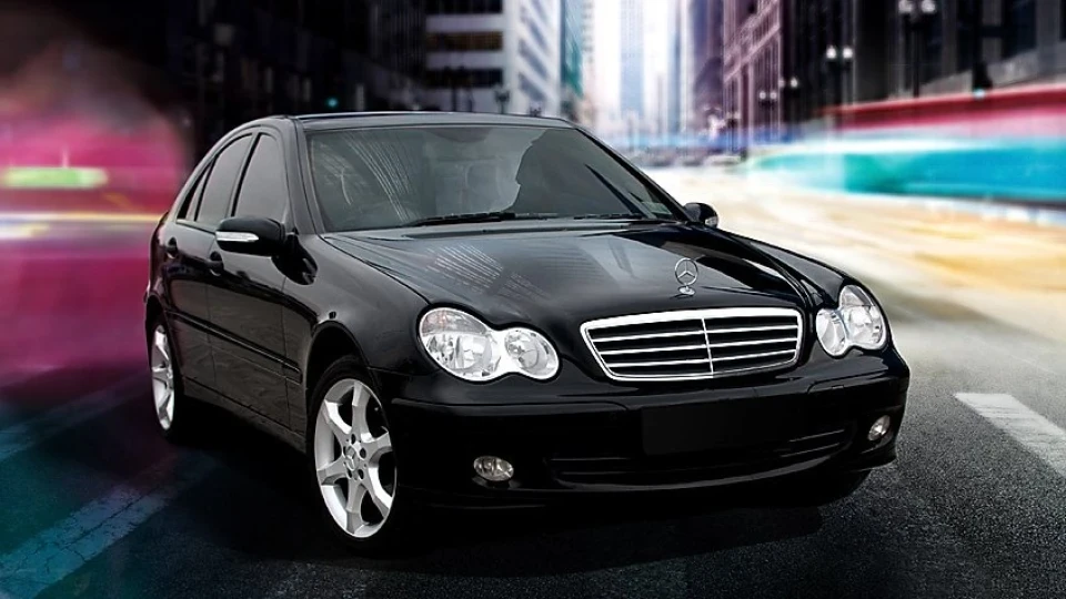 Mercedes-Benz C-Class 2