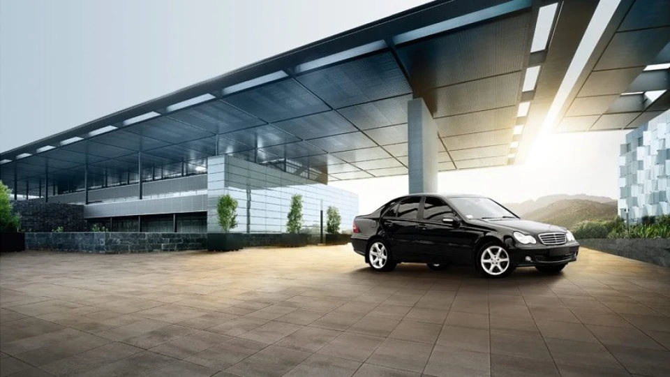 Mercedes-Benz C-Class 3