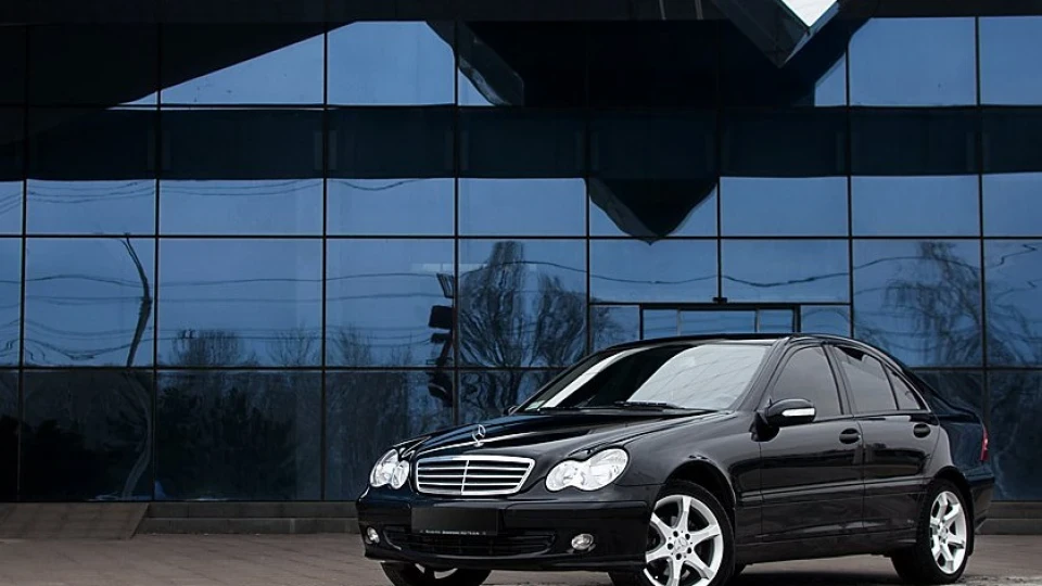 Mercedes-Benz C-Class 5