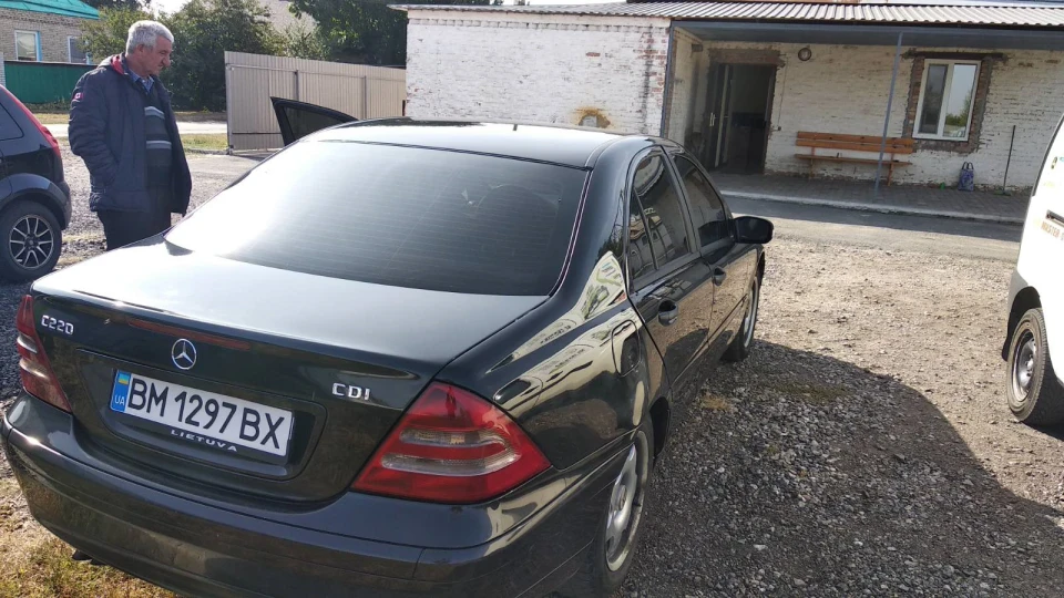 Mercedes-Benz C-Class 2