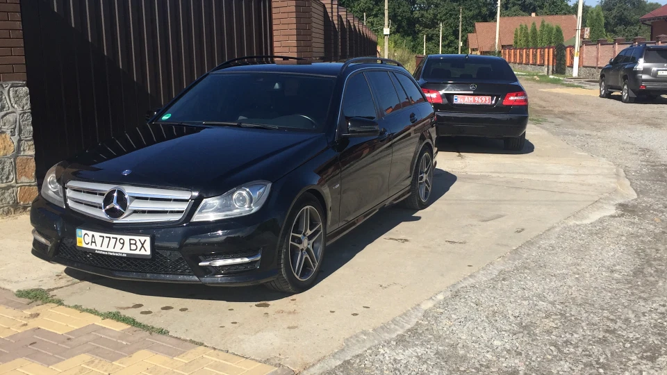 Mercedes-Benz C-Class 2