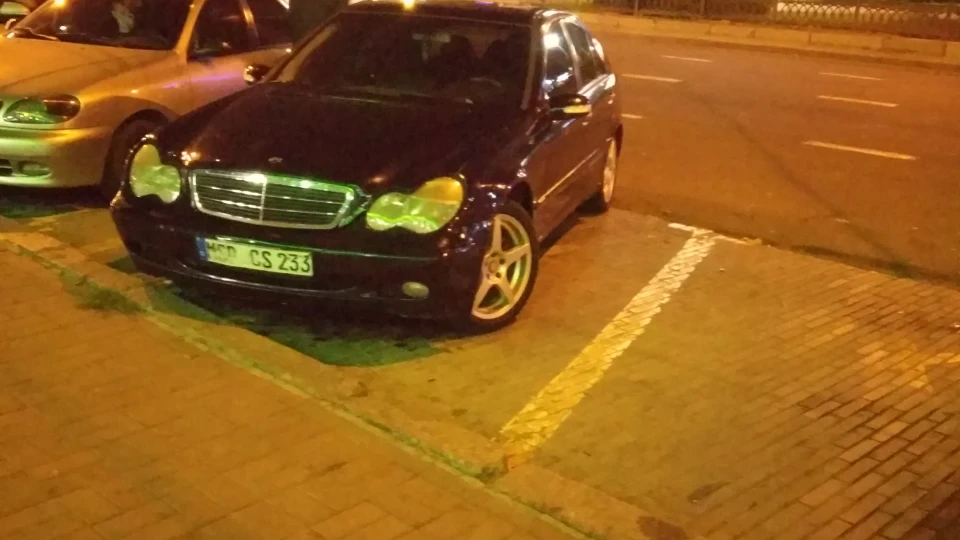 Mercedes-Benz C-Class 2