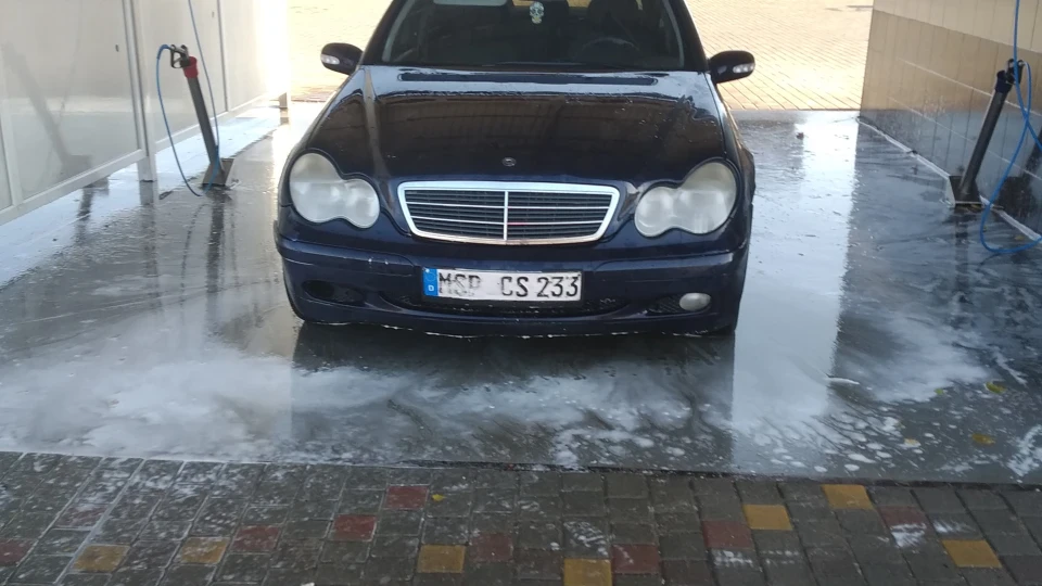 Mercedes-Benz C-Class 3