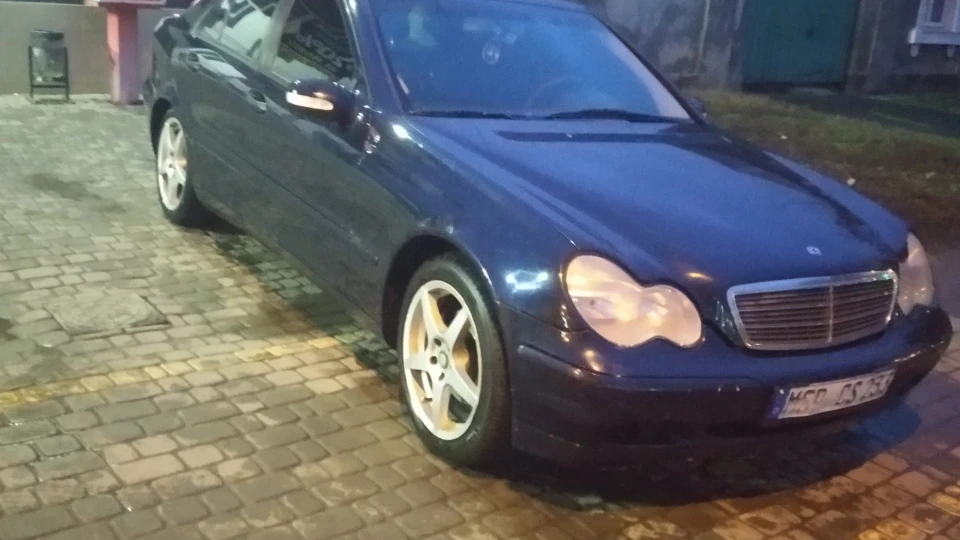 Mercedes-Benz C-Class 5
