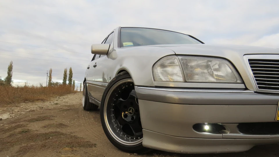 Mercedes-Benz C-Class 4