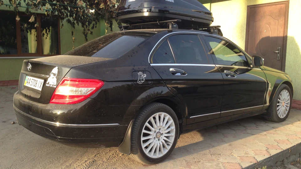 Mercedes-Benz C-Class 2