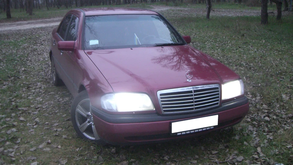 Mercedes-Benz C-Class 2