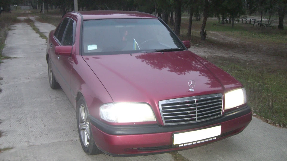 Mercedes-Benz C-Class 5