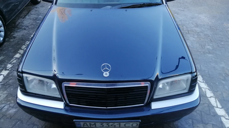 Mercedes-Benz C-Class 2