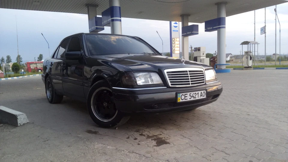 Mercedes-Benz C-Class 3