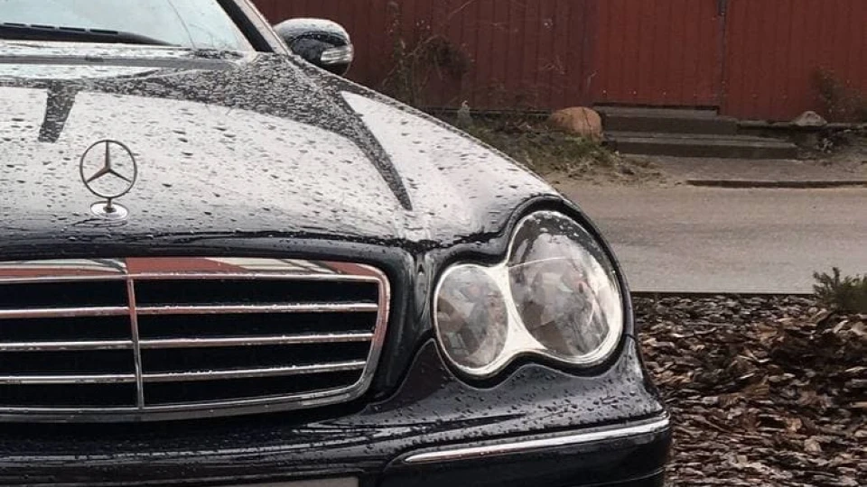 Mercedes-Benz C-Class 2