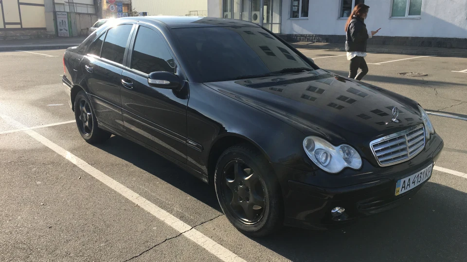 Mercedes-Benz C-Class 2