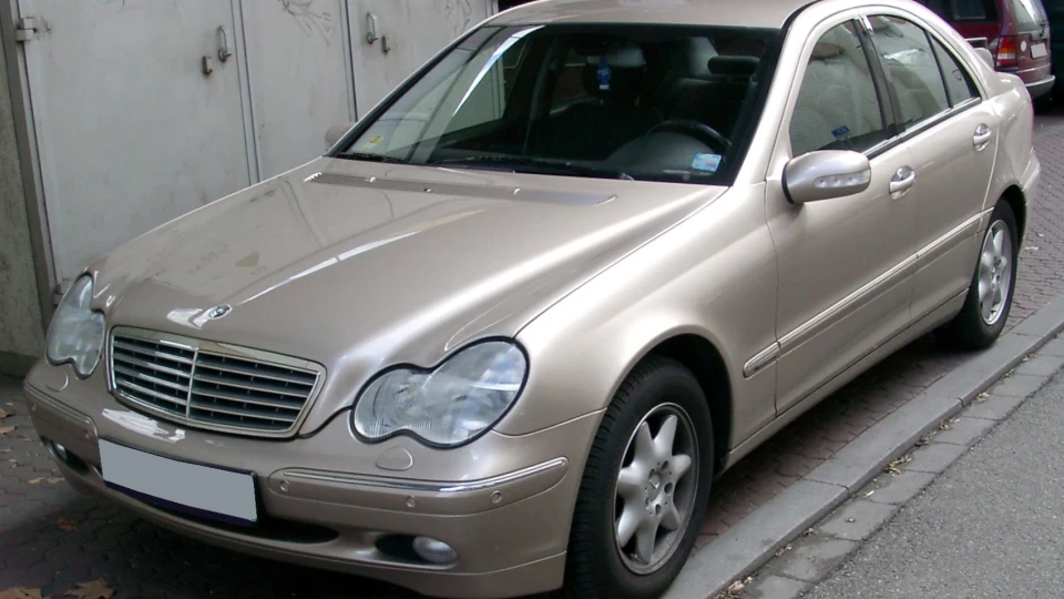 Mercedes-Benz C-Class 2