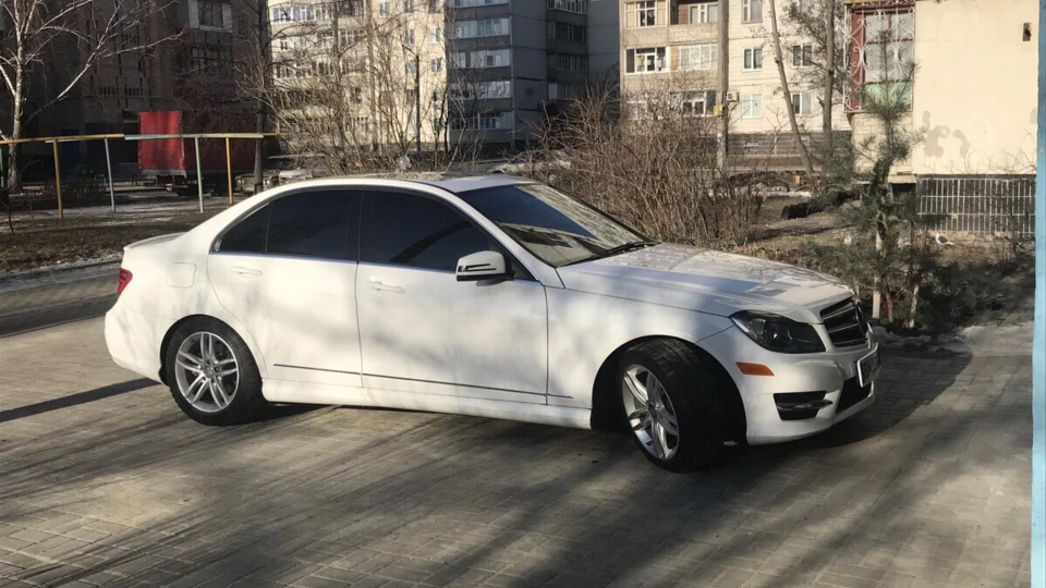Mercedes-Benz C-Class 2