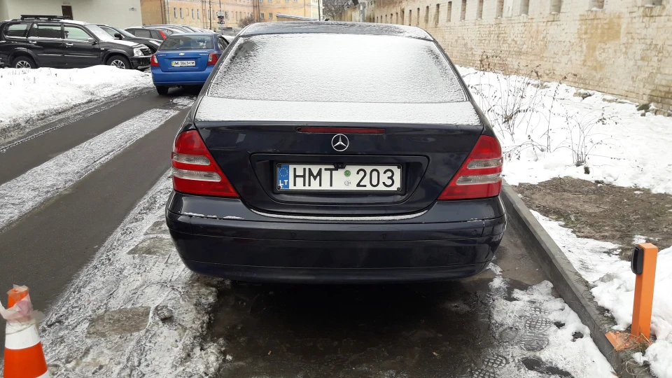 Mercedes-Benz C-Class 1.8 Атмосферник 2