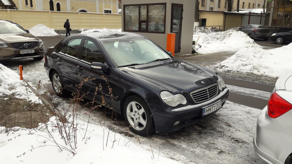 Mercedes-Benz C-Class 1.8 Атмосферник 3