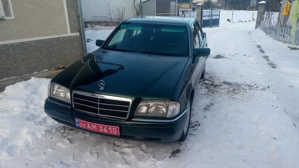 Mercedes-Benz C-Class 1.8at