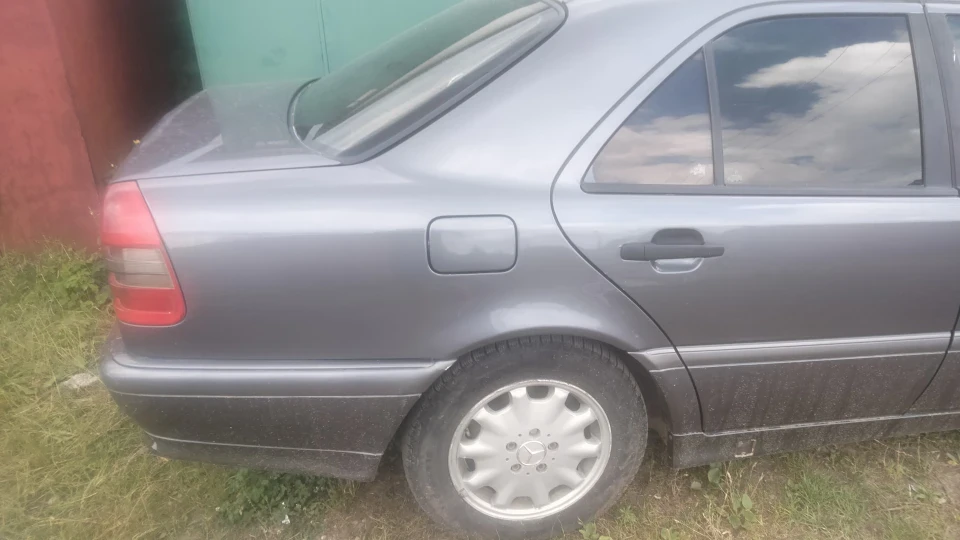 Mercedes-Benz C-Class 2.0 бензин 136 к.с. 2