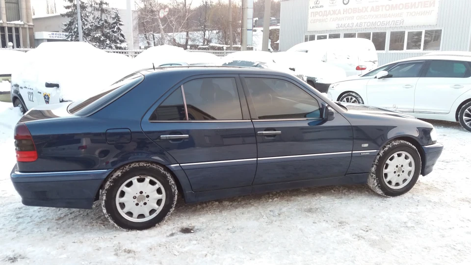 Mercedes-Benz C-Class 2.0 elegance 2