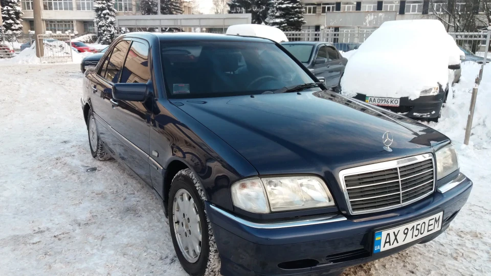 Mercedes-Benz C-Class 2.0 elegance 4