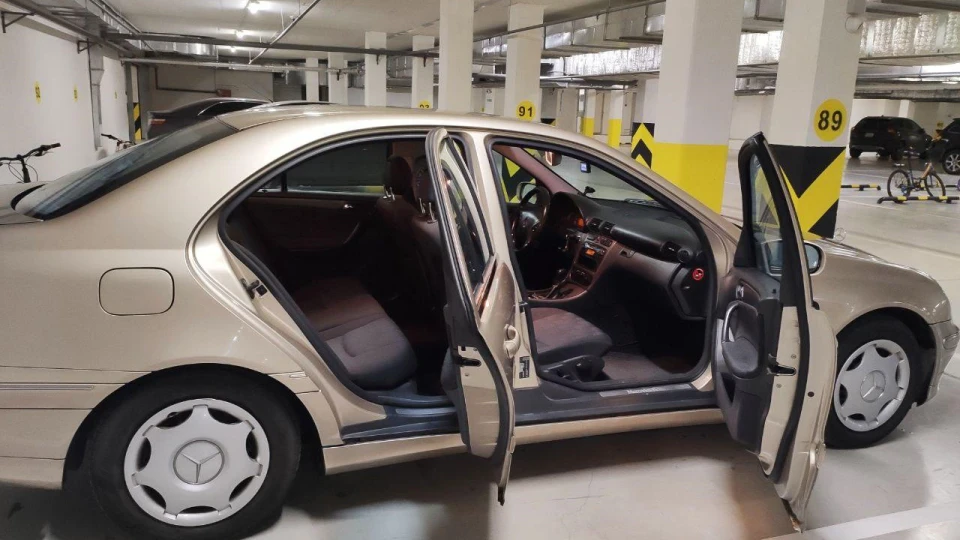 Mercedes-Benz C-Class 2.0 Kompressor 3
