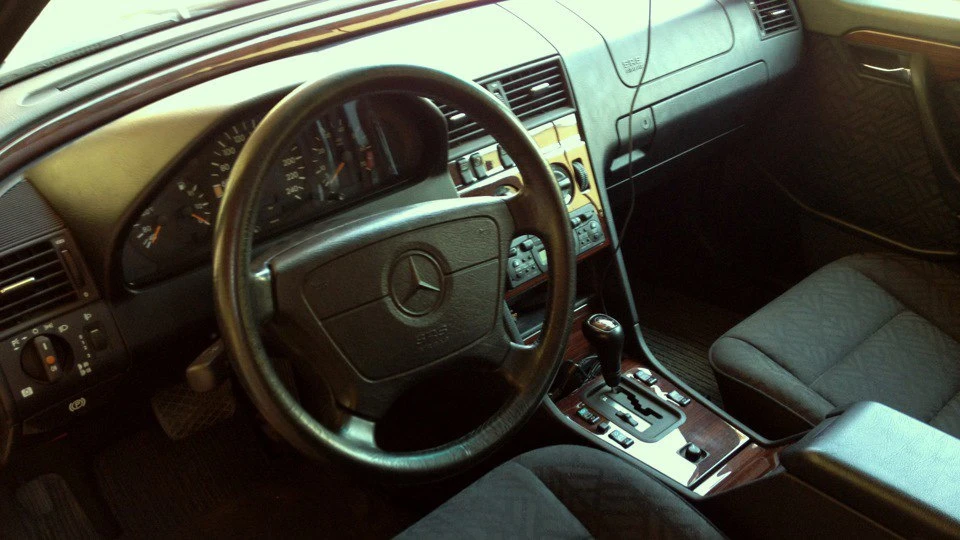 Mercedes-Benz C-Class 2.0 TURBO